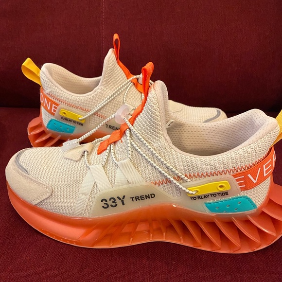 🔥FINAL PRICE DROP🔥European Mesh Breathable Size 43, US Men’s 9.5 Woman’s 11 - Picture 4 of 7